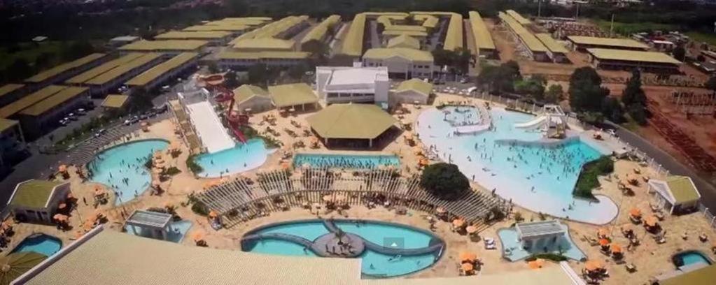 L'acqua Diroma - Suítes confortáveis - Park aquático 24 horas com Piscina de Ondas Caldas Novas Esterno foto