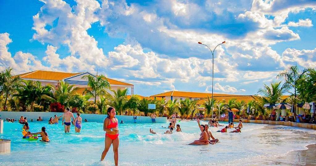 L'acqua Diroma - Suítes confortáveis - Park aquático 24 horas com Piscina de Ondas Caldas Novas Esterno foto